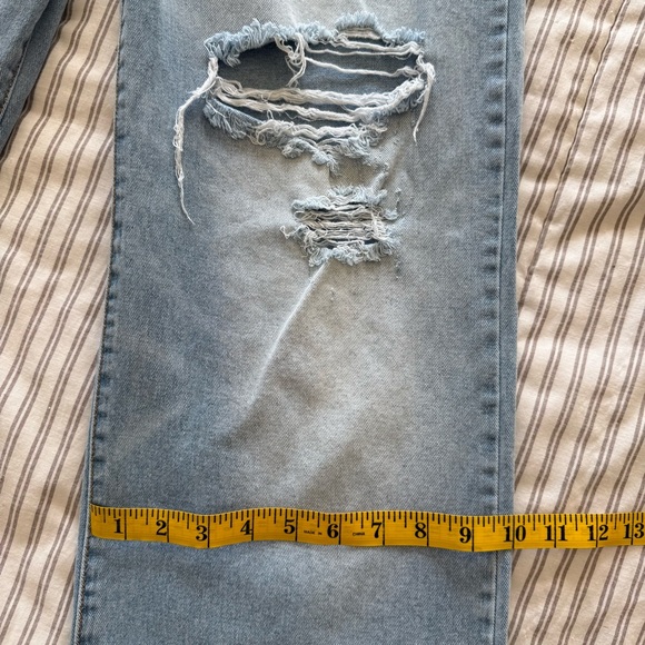 Circus NY Women’s High Waisted Ripped Wide-Leg 90s Baggy Jeans - Picture 12 of 16